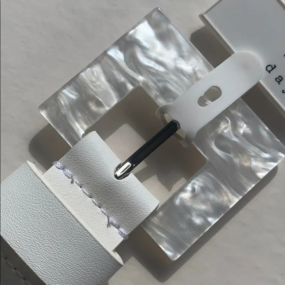 A New Day White Mother of Pearl Buckle Belt - Picture 5 of 9